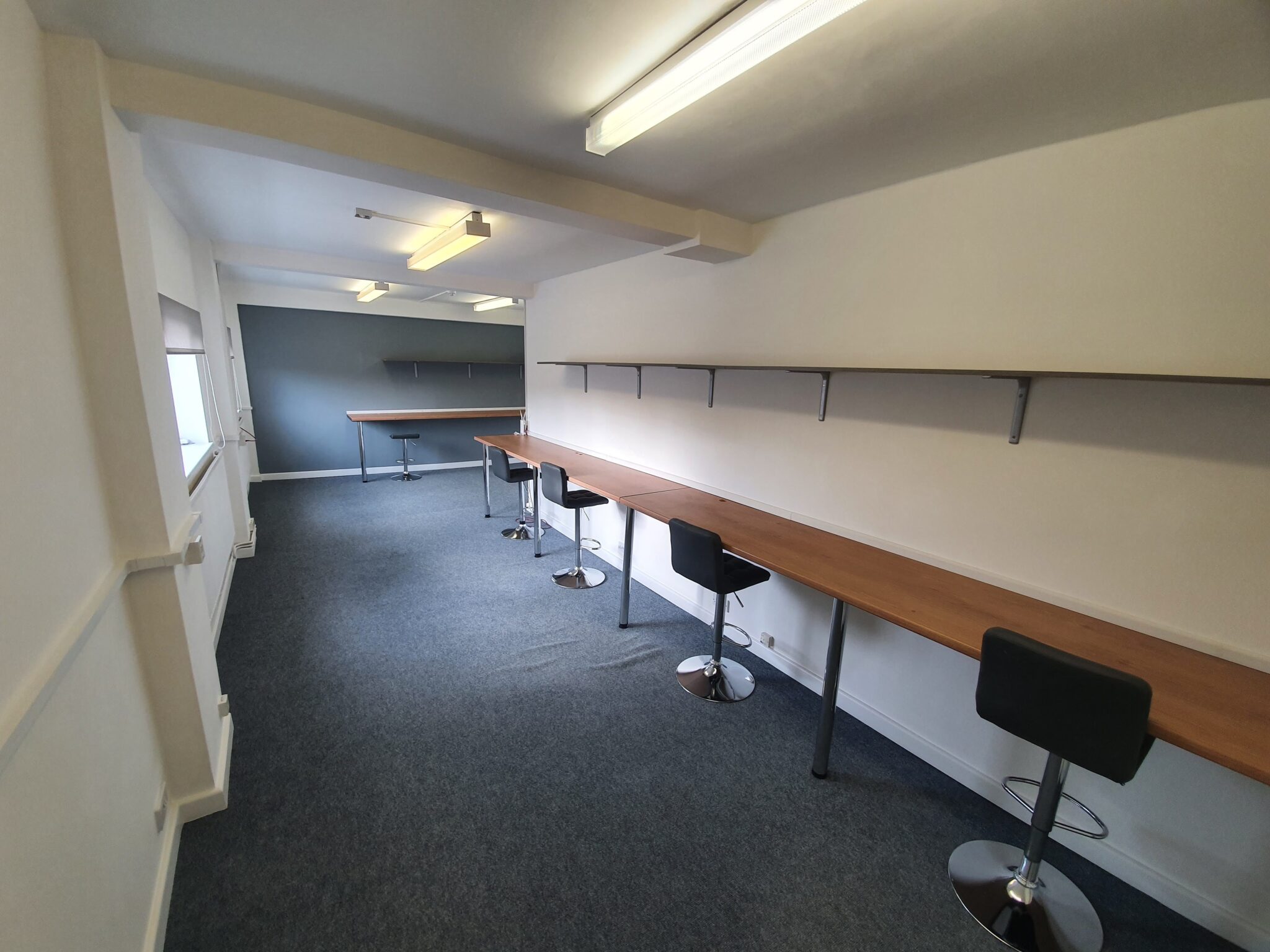Serviced Office Gloucester - 6 Person